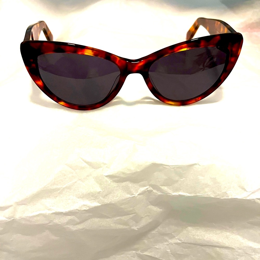 Salvatore Ferragamo Brown Cat-Eye Sunglasses
SF930S